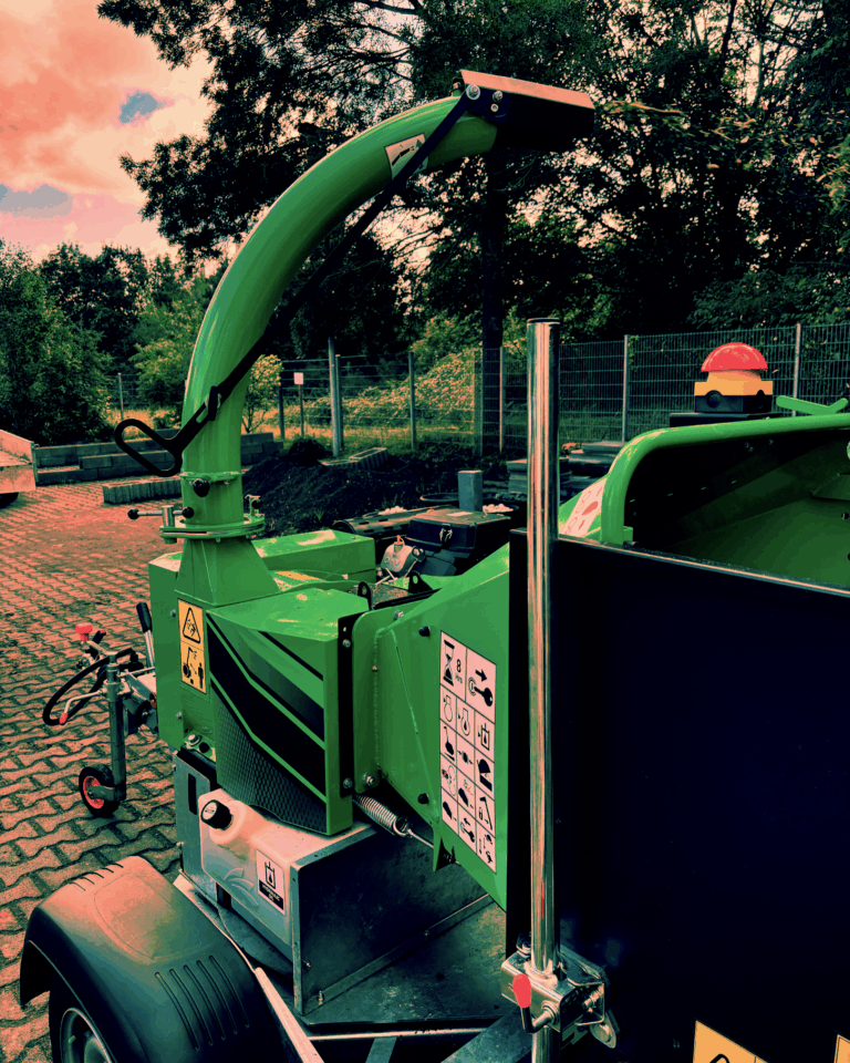 Häcksler Greenmech auf Lagerplatz